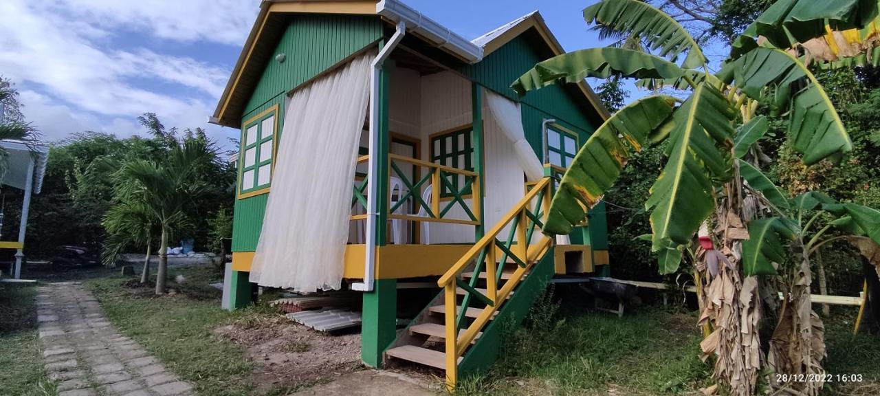 Hotel Yellow Home Providencia Isla South West Bay Екстериор снимка