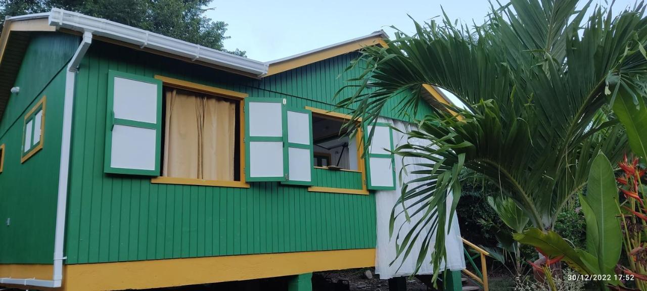 Hotel Yellow Home Providencia Isla South West Bay Екстериор снимка