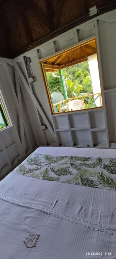 Hotel Yellow Home Providencia Isla South West Bay Екстериор снимка