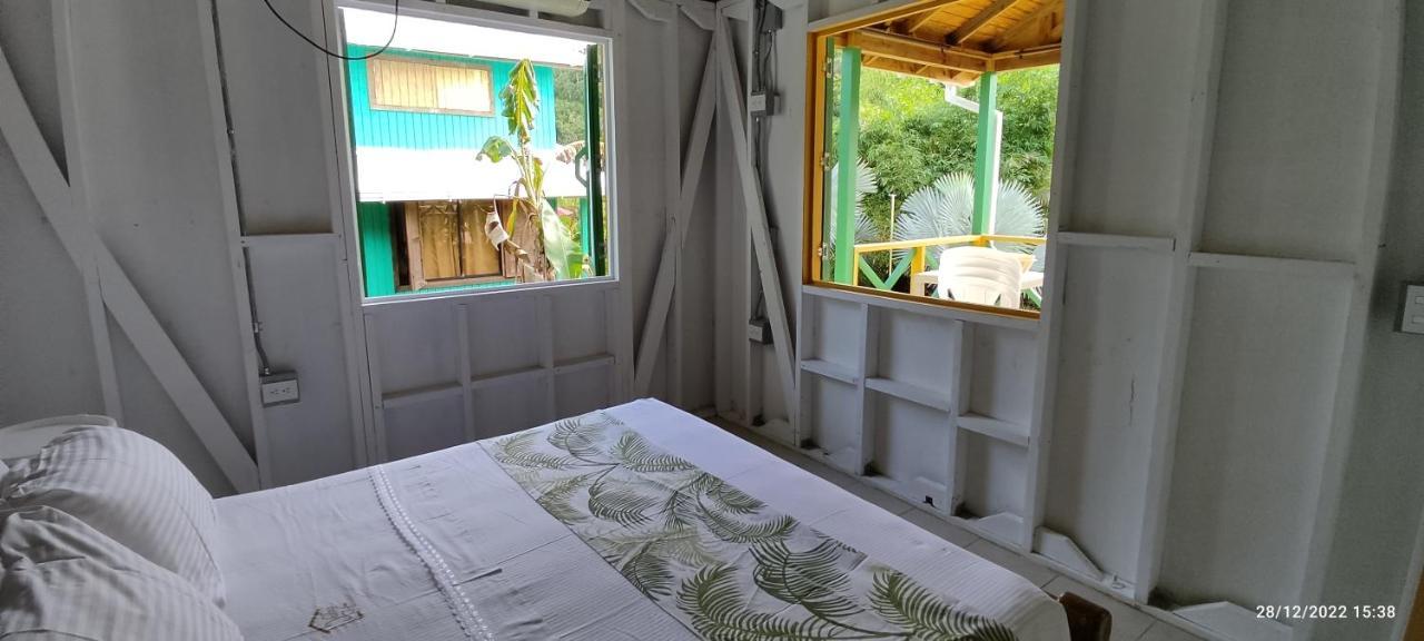 Hotel Yellow Home Providencia Isla South West Bay Екстериор снимка