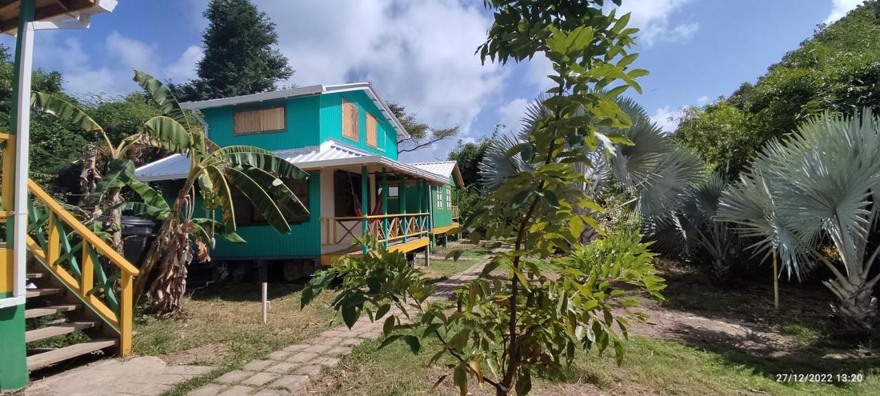 Hotel Yellow Home Providencia Isla South West Bay Екстериор снимка