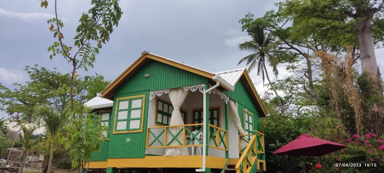 Hotel Yellow Home Providencia Isla South West Bay Екстериор снимка