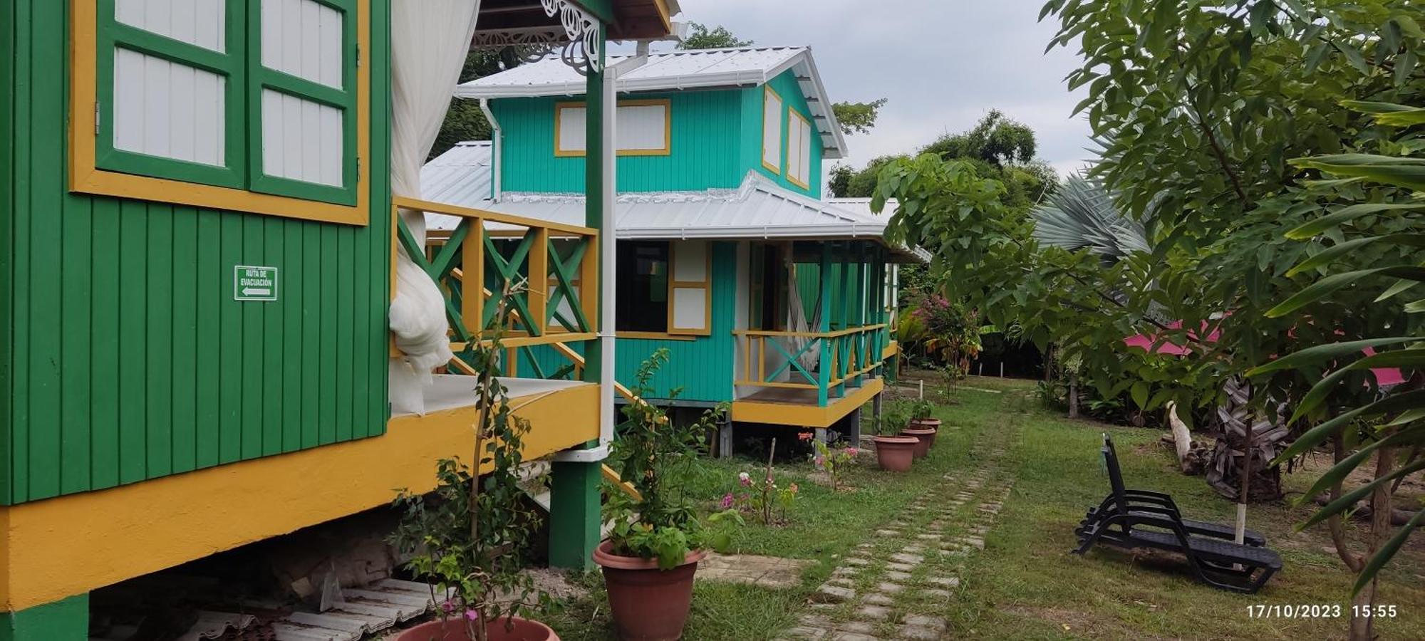 Hotel Yellow Home Providencia Isla South West Bay Екстериор снимка