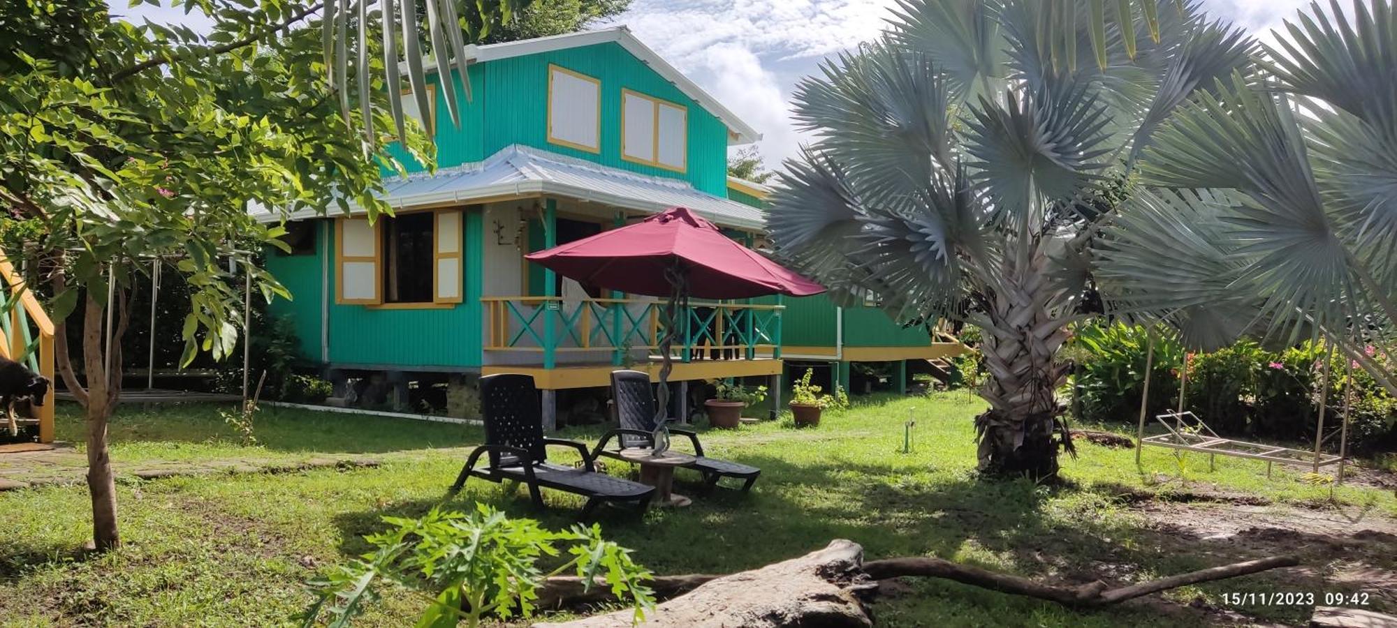 Hotel Yellow Home Providencia Isla South West Bay Екстериор снимка