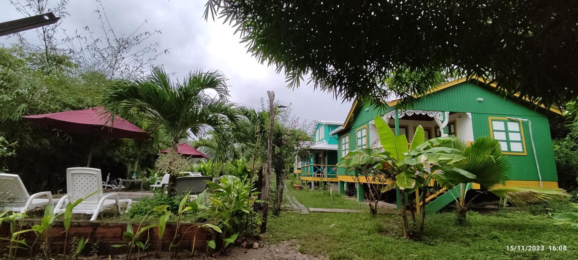 Hotel Yellow Home Providencia Isla South West Bay Екстериор снимка