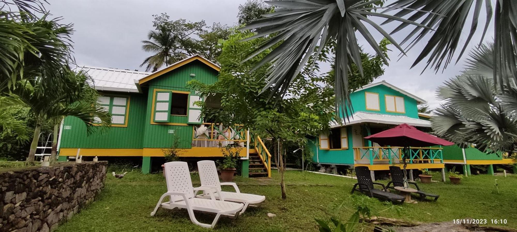 Hotel Yellow Home Providencia Isla South West Bay Екстериор снимка