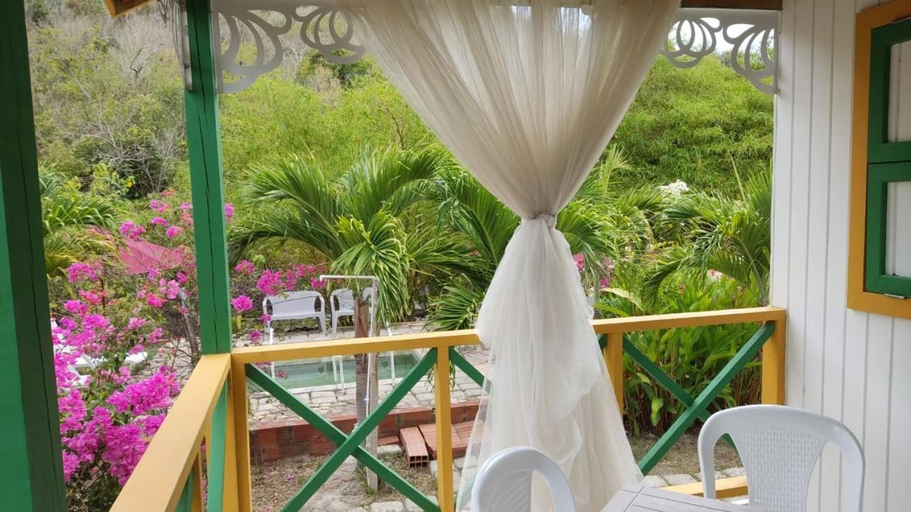 Hotel Yellow Home Providencia Isla South West Bay Екстериор снимка