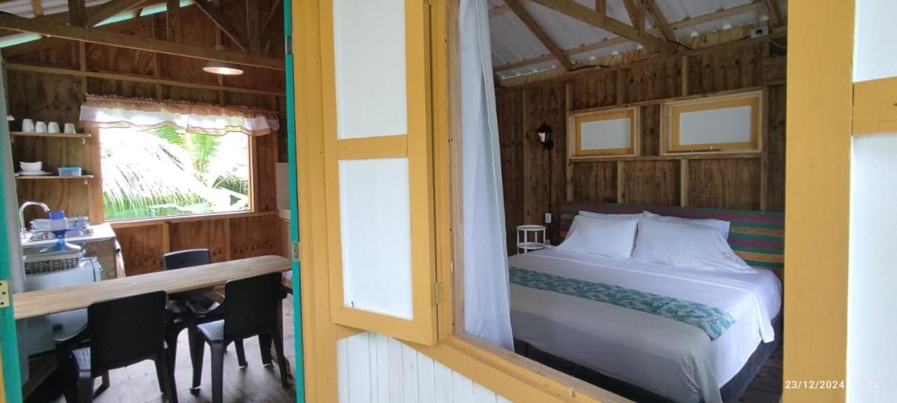 Hotel Yellow Home Providencia Isla South West Bay Екстериор снимка